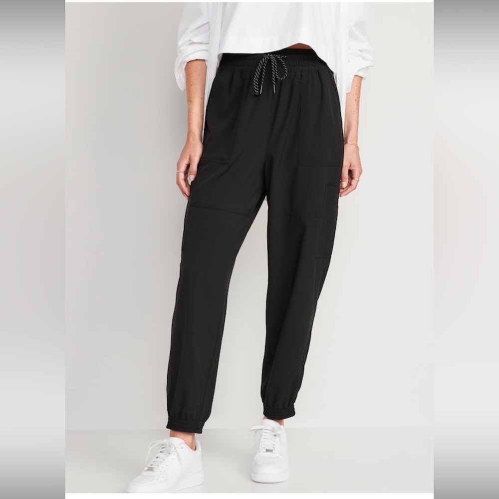 NWT Old Navy High Wasted Cargo Jogger